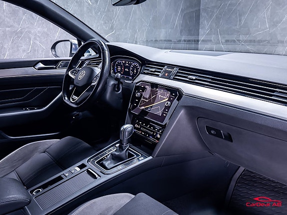 Volkswagen Passat Alltrack 13 of 29