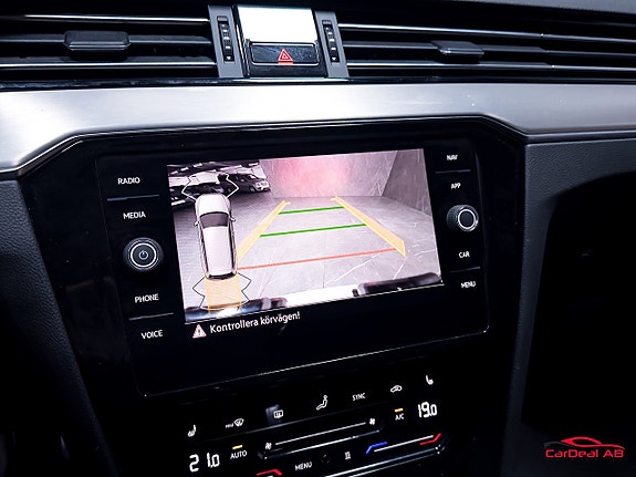Volkswagen Passat Alltrack 25 of 29