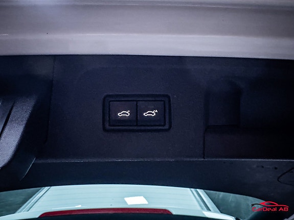 Volkswagen Passat Alltrack 18 of 29