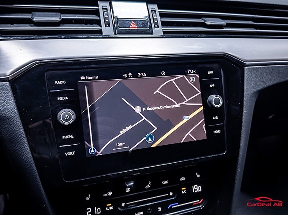 Volkswagen Passat Alltrack 24 of 29