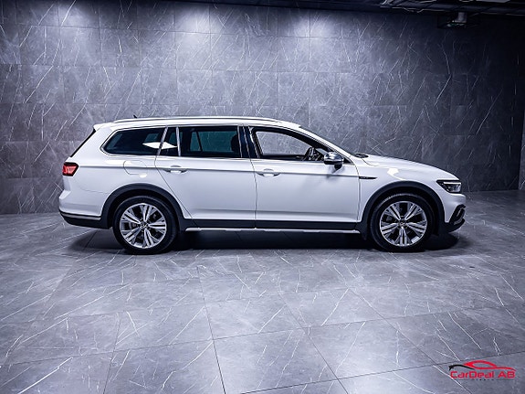 Volkswagen Passat Alltrack 8 of 29