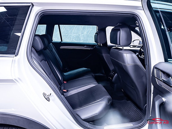 Volkswagen Passat Alltrack 16 of 29