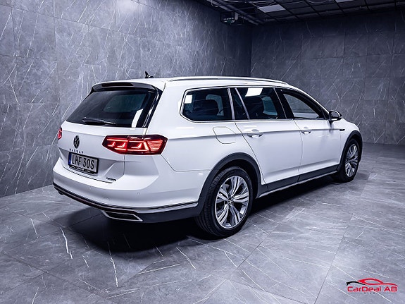 Volkswagen Passat Alltrack 7 of 29