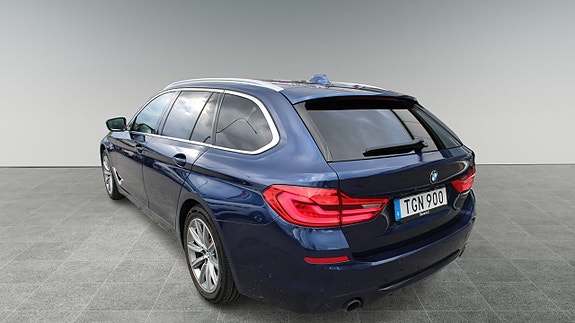 BMW 520d 4 of 5