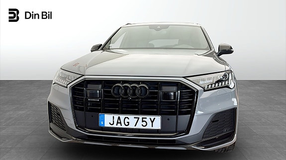 Audi Q7 4 of 5