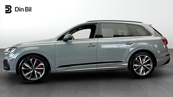 Audi Q7 2 of 5