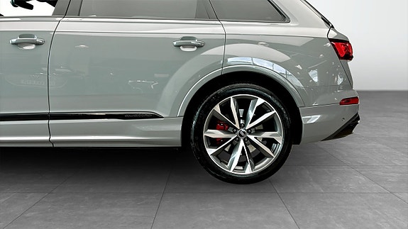 Audi Q7 6 of 13