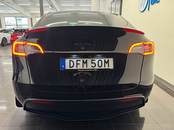 Tesla Model Y 5 of 5
