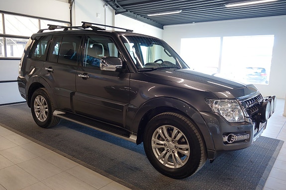 Mitsubishi Pajero 2 of 5