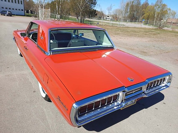 Ford Thunderbird 2 of 27