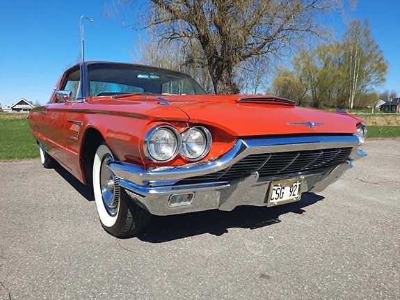 Ford Thunderbird 8 of 27