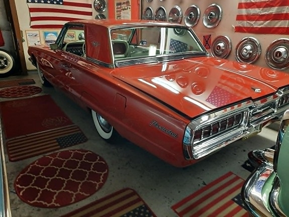 Ford Thunderbird 11 of 27