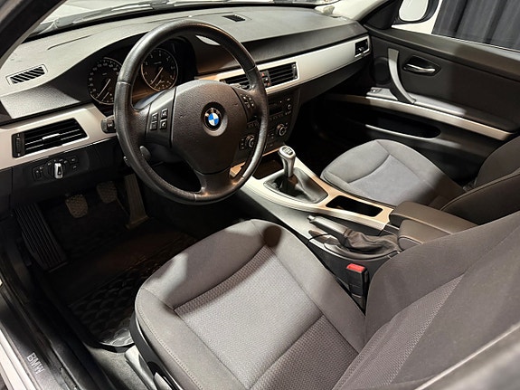 BMW 318i 5 of 5