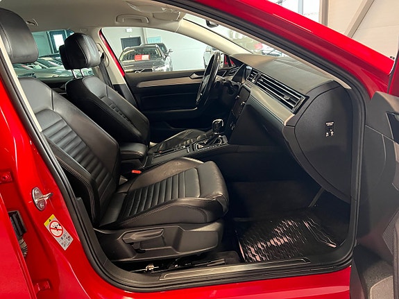 Volkswagen Passat 9 of 22