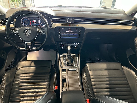 Volkswagen Passat 11 of 22