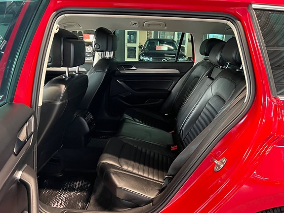Volkswagen Passat 14 of 22