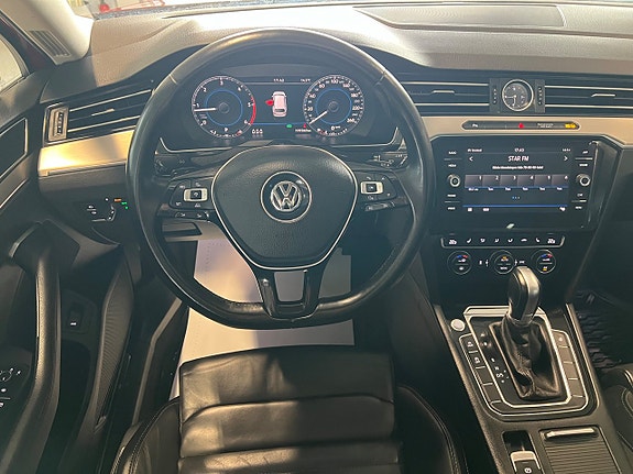 Volkswagen Passat 12 of 22