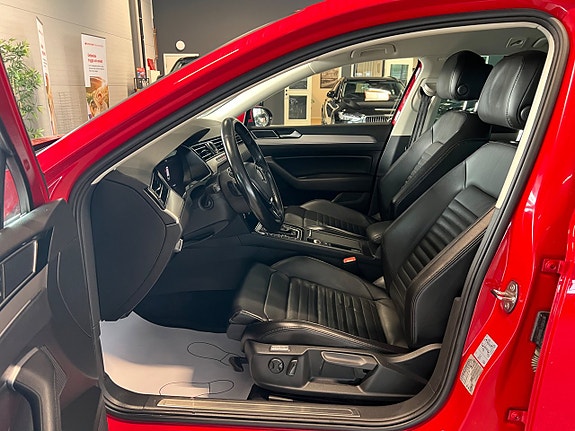 Volkswagen Passat 15 of 22