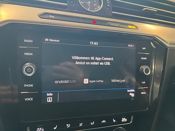 Volkswagen Passat 20 of 22