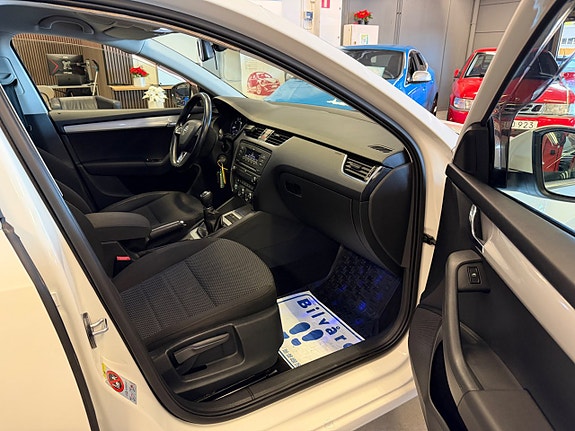 Skoda Octavia 16 of 22