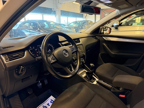 Skoda Octavia 10 of 22