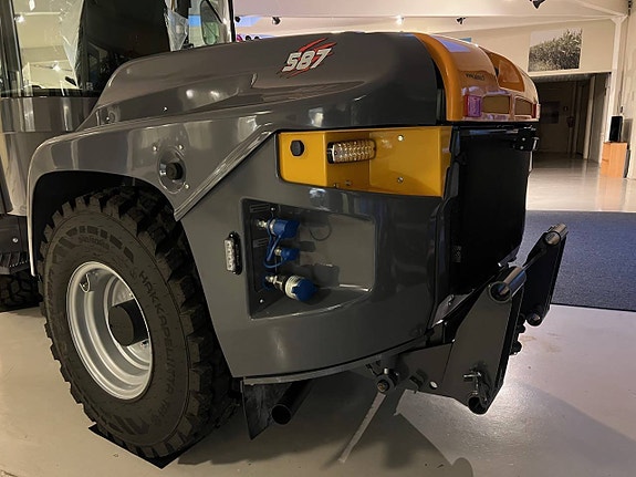 Redskapsbärare   LM Trac 587 6 of 11