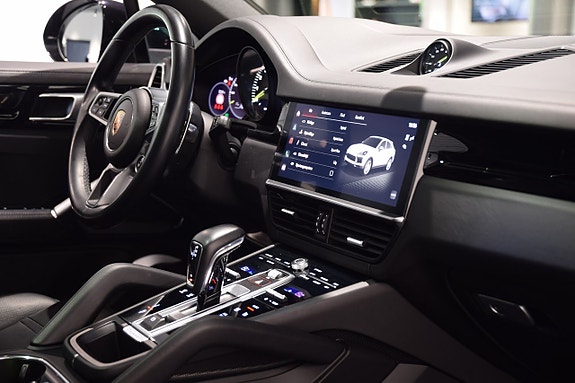 Porsche Cayenne 13 of 17