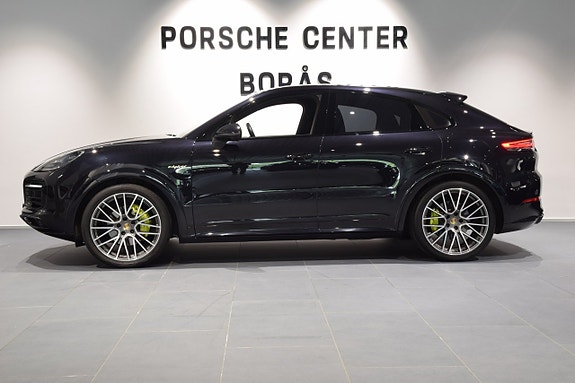 Porsche Cayenne 2 of 5