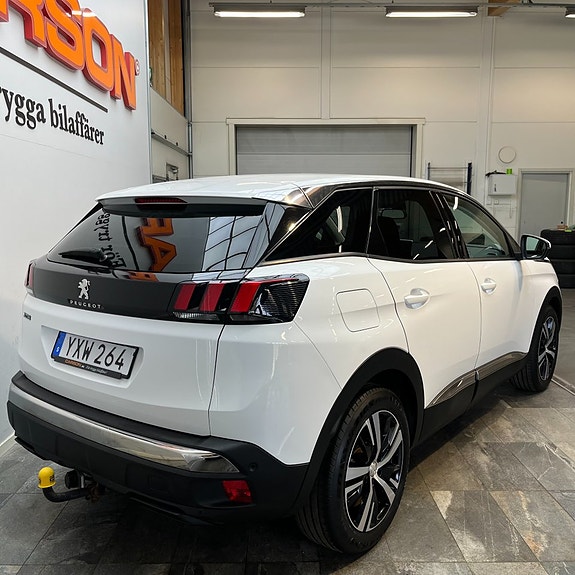 Peugeot 3008 4 of 5