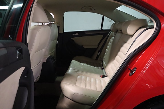 Volkswagen Jetta 10 of 29