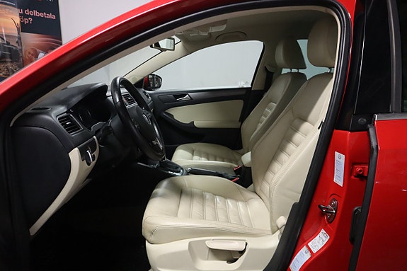 Volkswagen Jetta 8 of 29