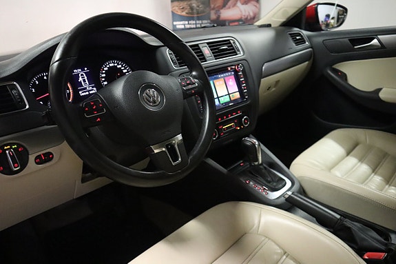 Volkswagen Jetta 14 of 29
