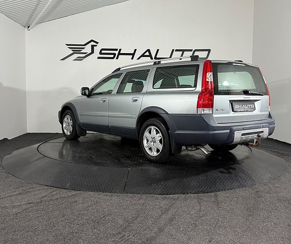 Volvo XC70 7 of 17