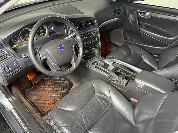 Volvo XC70 17 of 17