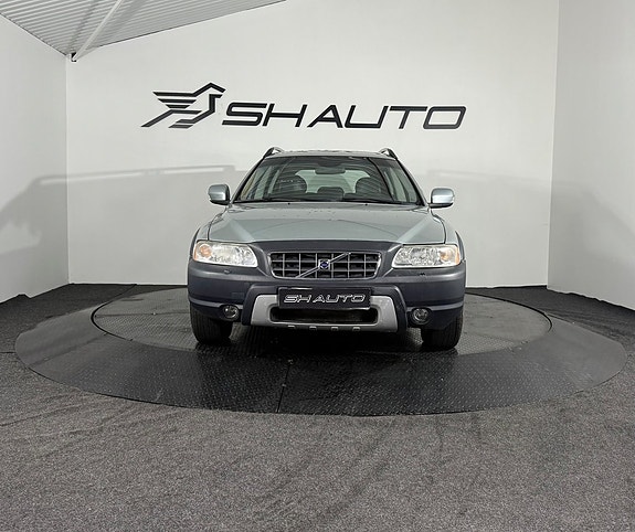 Volvo XC70 2 of 5