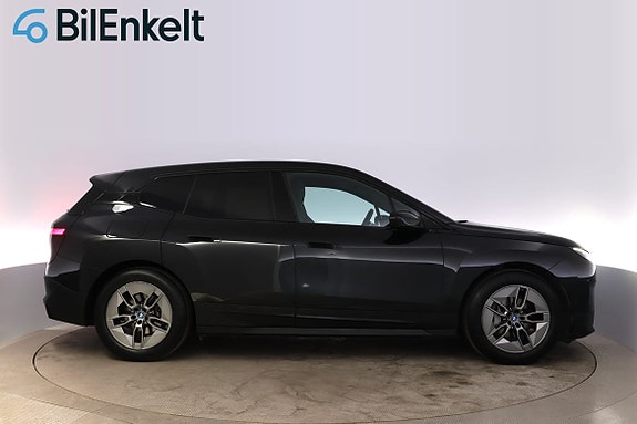 BMW iX 2 of 5