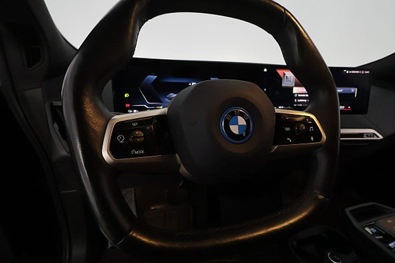 BMW iX 15 of 30