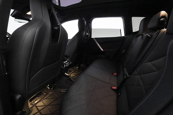 BMW iX 17 of 30