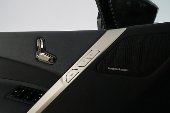 BMW iX 27 of 30