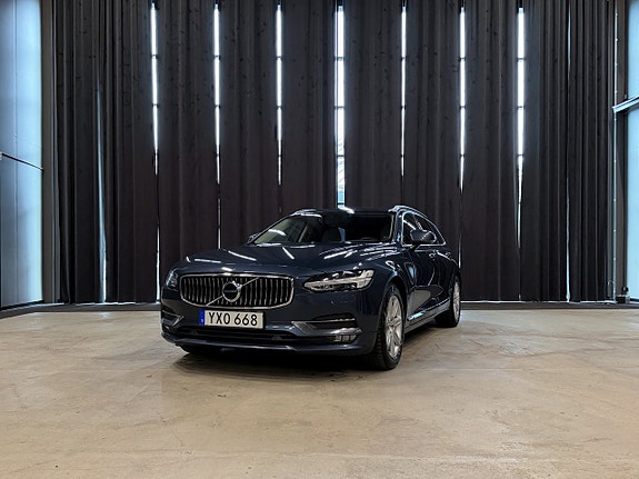 Volvo V90 2 of 5