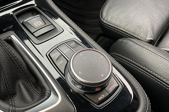 BMW 225xe 24 of 30