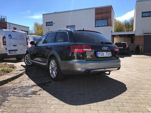 Audi A6 allroad 2 of 5