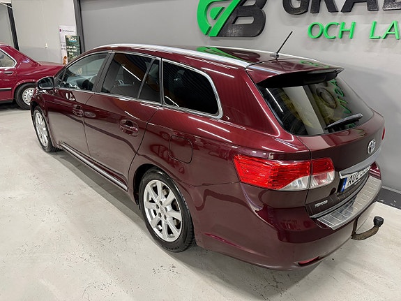Toyota Avensis 3 of 5