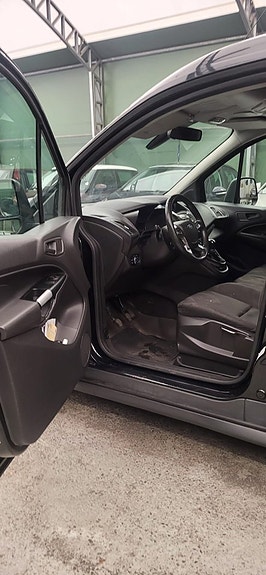 Ford Transit Connect 7 of 14