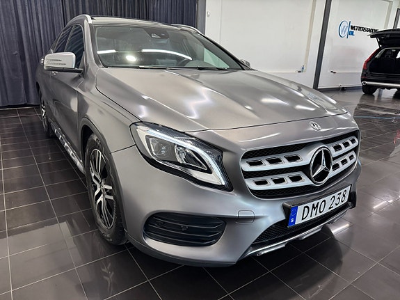 Mercedes-Benz GLA220 4 of 5