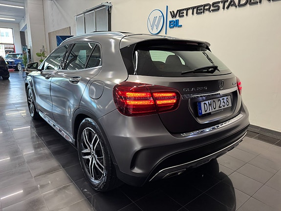 Mercedes-Benz GLA220 7 of 25