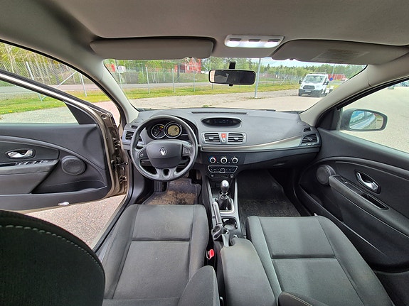 Renault Megane III 4 of 5