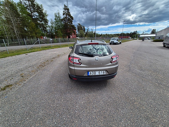 Renault Megane III 2 of 5