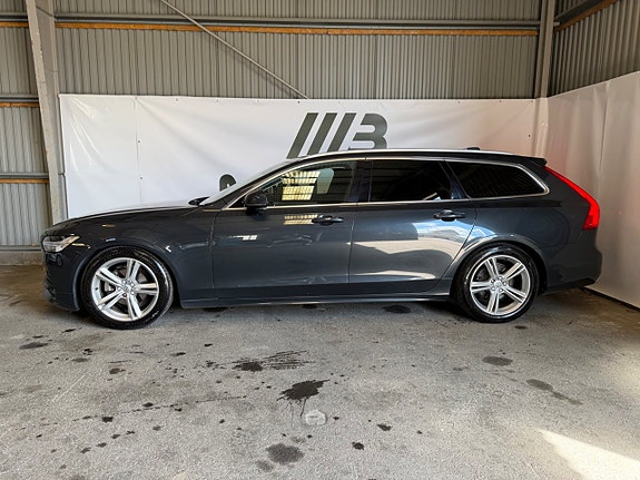 Volvo V90 2 of 5