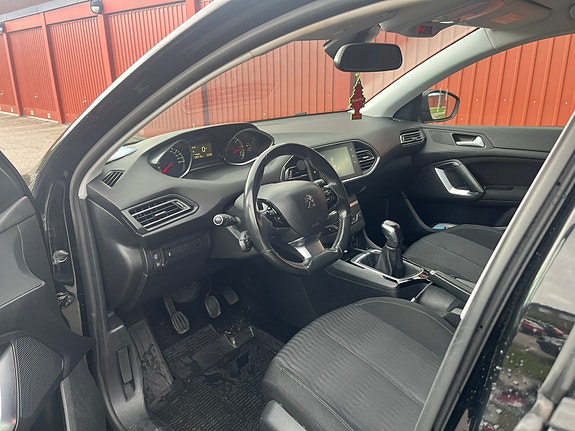 Peugeot 308 8 of 8